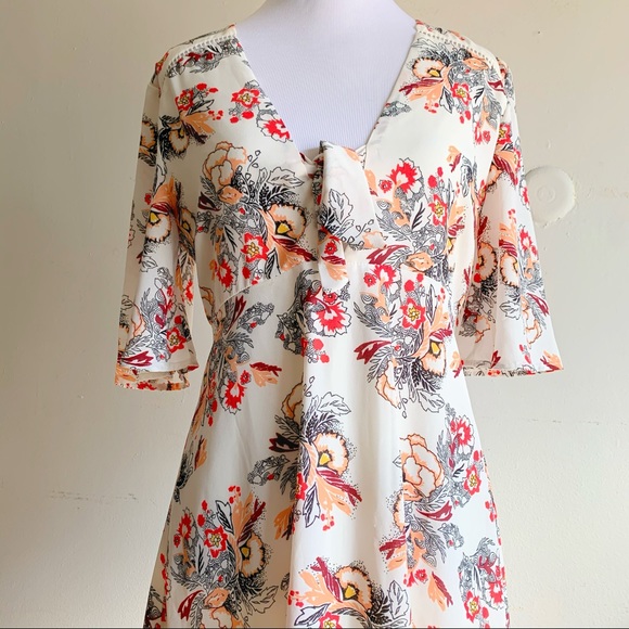 NEW White Red Floral Front Tie Medium Dress - Picture 2 of 6